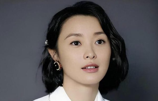 博泰配资 演“小三”被骂7年，51岁拿白玉兰视后，她凭啥是大女主？