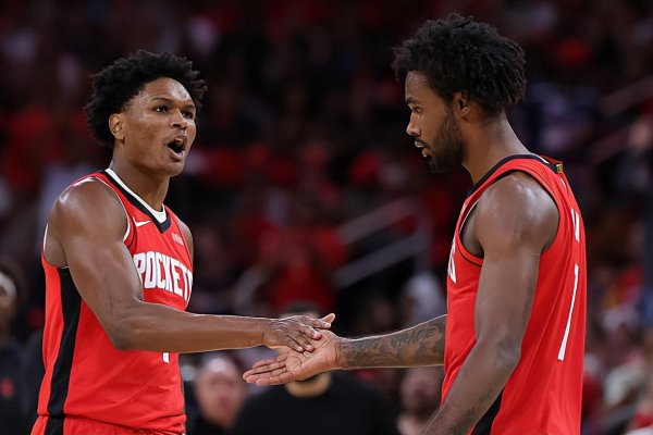 卓信速配 三分能力飙升？火箭锋线新星罕见地成为了球队最稳定的三分点？